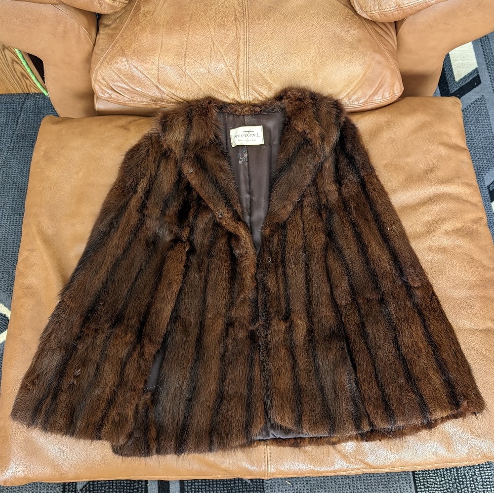 Vintage 1960's Morton's of Washington DC Mink clutch cape